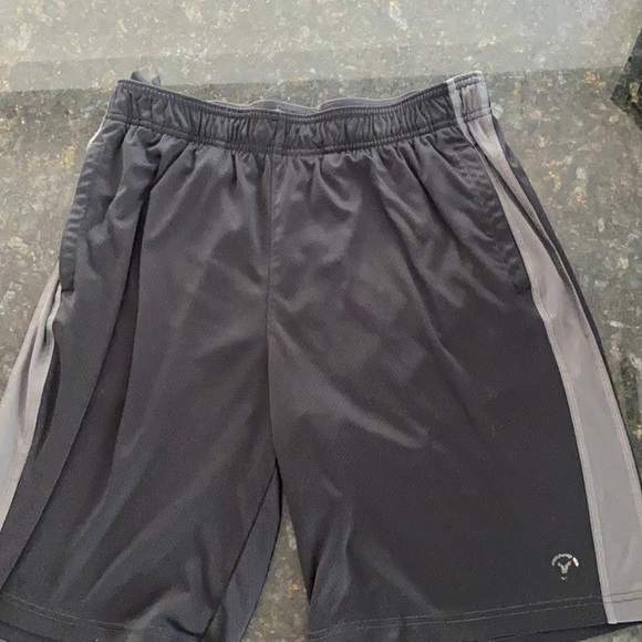 American Eagle men’s gym shorts. Black with grey. - Picture 1 of 3